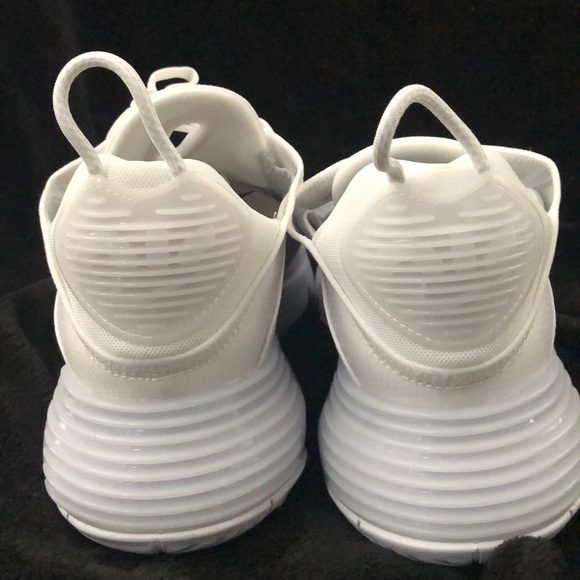 **SOLD**  Triple white Nike Air Max 2090 - Picture 5 of 8